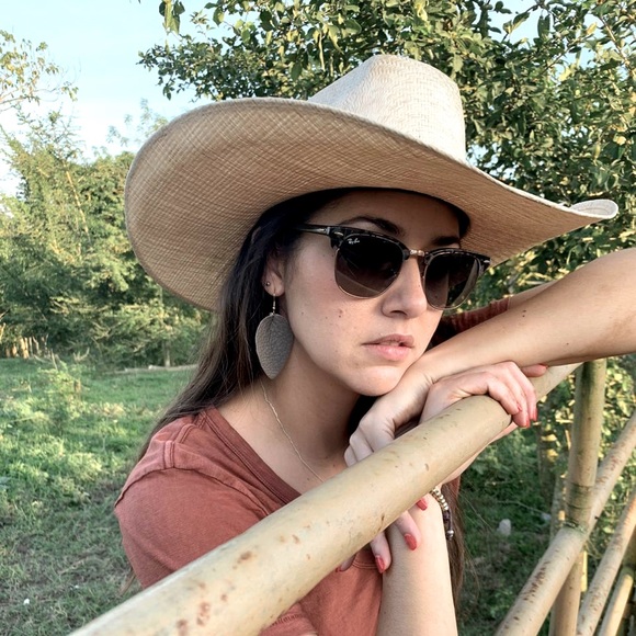 Light Weight Leather Earrings - Picture 2 of 2